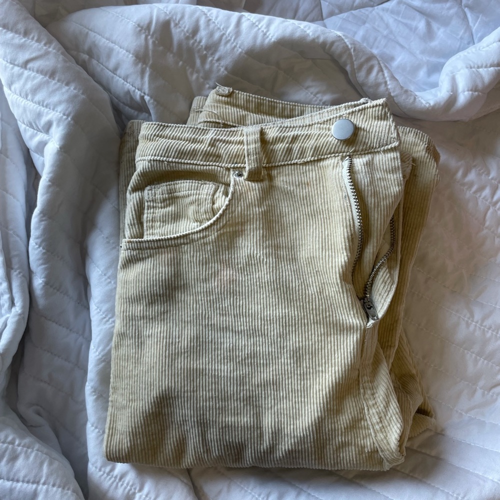 White/ cream curduroy pants